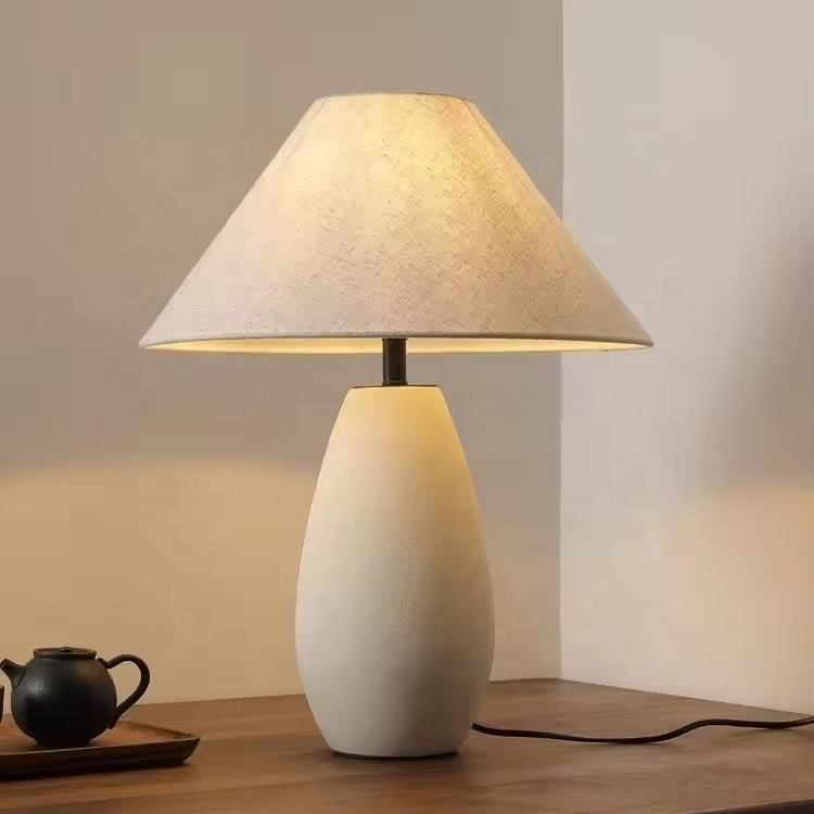 Modern Creative Classic Home White Ceramic Table Lamp Living Room Decorative Bed Side Retro Table Lamp