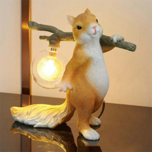 Nordic Modern LED Bedhead Desk Lamp Squirrel Cartoon Creative Resin Body Battery for Children's Bedroom Living Room E14